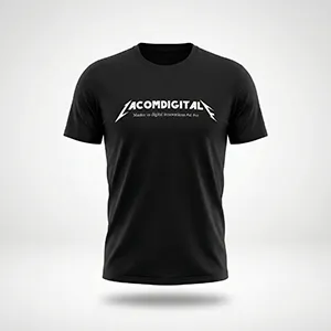 T-shirt noir en packshot avec logo sur fond neutre