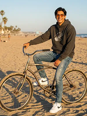 Photo produit lifestle à Venice Beach - Réalisée avec le Studio Photo IA